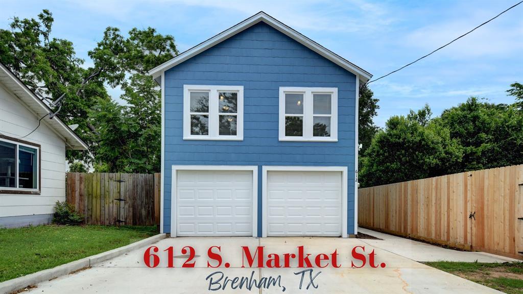 612 S Market St in Brenham, TX - Building Photo