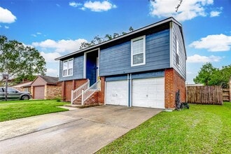 471 El Toro Ln in Webster, TX - Building Photo - Building Photo