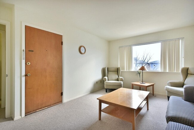 712 Bergen St in Harrison, NJ - Building Photo - Building Photo