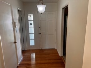 11629 Woodley Ave in Granada Hills, CA - Building Photo - Building Photo