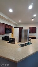 8352 Rygate Ave in Las Vegas, NV - Building Photo - Building Photo