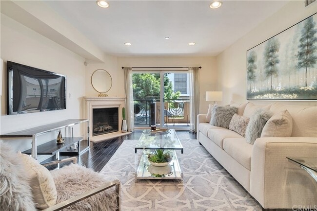 property at 1353 N Fuller Ave