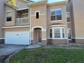 18104 Villa Creek Dr in Tampa, FL - Building Photo