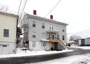 46 Park St in Thomaston, CT - Building Photo - Building Photo