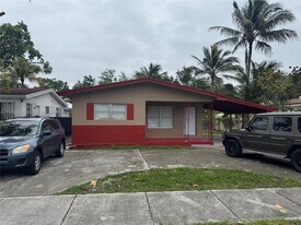 573 NW 113th St in Miami, FL - Building Photo