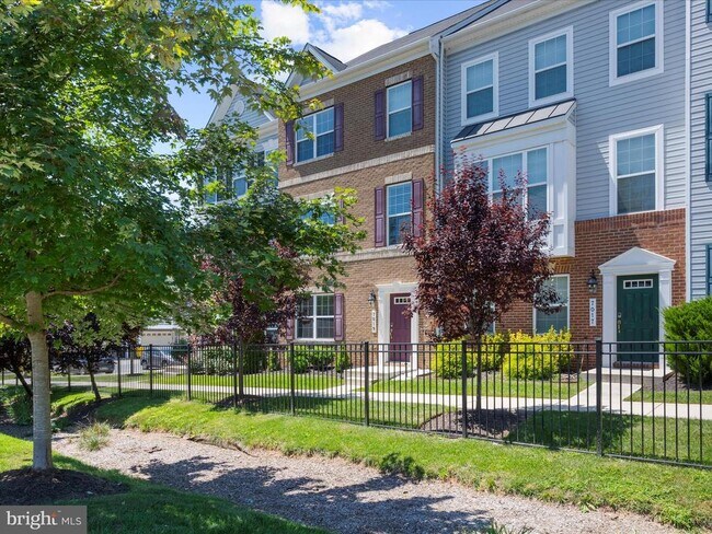 7019 Hickory Ct in Severn, MD - Building Photo - Building Photo