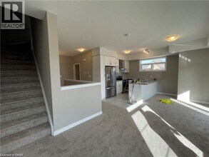 214 Wheat Ln. in Kitchener, ON - Building Photo - Building Photo