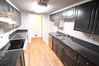 1932 Lariat Cir in Edmond, OK - Building Photo - Building Photo