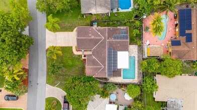 4112 NW 78th Ln in Coral Springs, FL - Building Photo - Building Photo