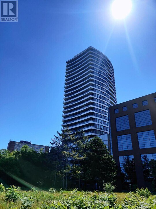 485 Richmond Rd in Ottawa, ON - Building Photo