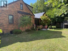 2380 Cabana Road W in Windsor, ON - Building Photo - Building Photo