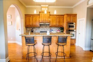 612 8th St in Kemah, TX - Building Photo