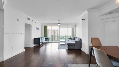 19400 Turnberry Way in Aventura, FL - Building Photo - Building Photo