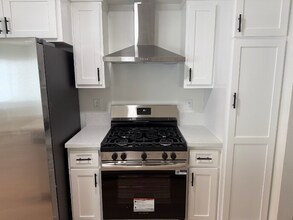 1135 Martin Luther King Jr Ave, Unit 9 in Long Beach, CA - Building Photo - Building Photo