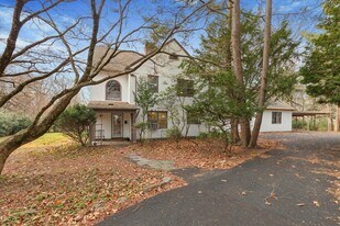 134 Yew Rd in Cheltenham, PA - Building Photo