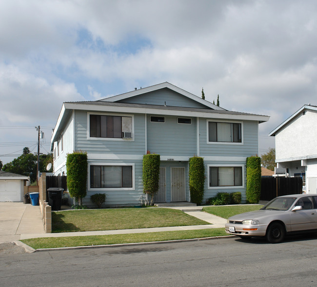 14891 Van Buren St in Midway City, CA - Foto de edificio - Building Photo