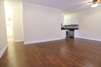 709 W Roscoe St, Unit J04P in Chicago, IL - Foto de edificio - Building Photo