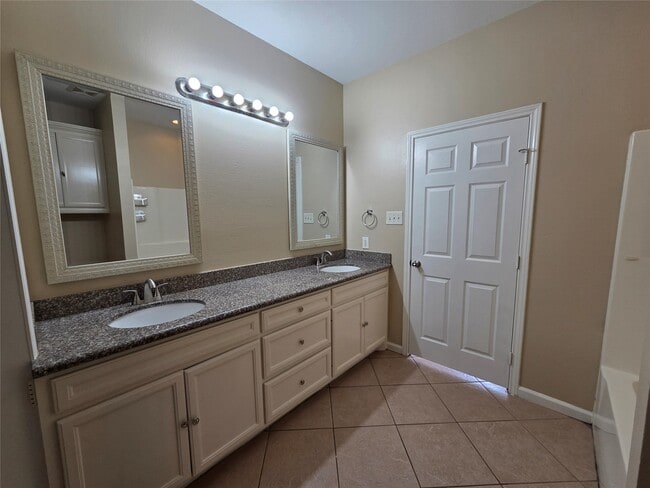 property at 928 Runneburg Rd