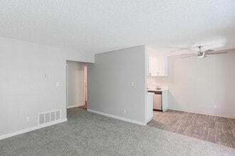 The Element Apartments in Reno, NV - Building Photo - Interior Photo