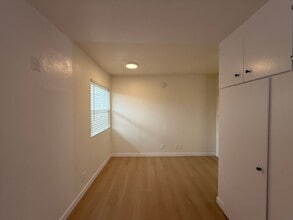 15634 Leadwell St in Los Angeles, CA - Building Photo - Building Photo