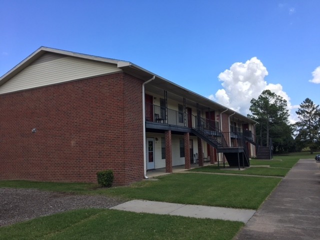 Canterbury Apartments in Indianola, MS - Building Photo