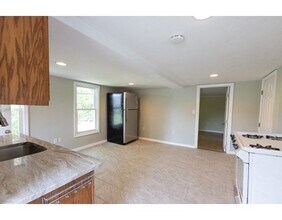 713 Franklin St-Unit -3 in Worcester, MA - Building Photo - Building Photo