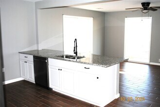 410 Ayres St in Hutchins, TX - Building Photo - Building Photo