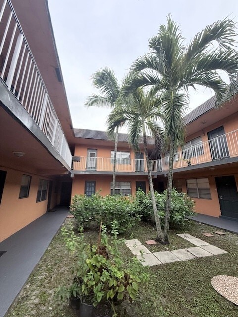 Palm Terrace in Fort Lauderdale, FL - Building Photo