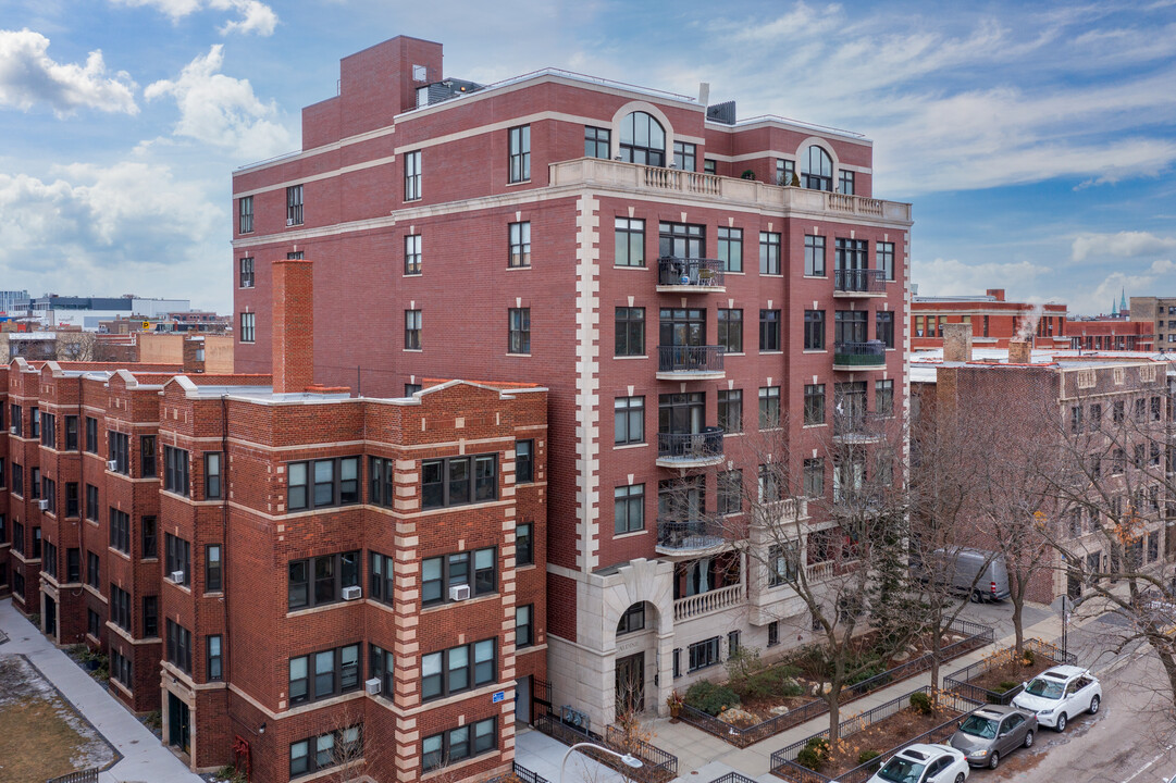 545 W Aldine Ave in Chicago, IL - Foto de edificio