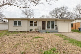 9621 Rustown Dr in Dallas, TX - Building Photo - Building Photo