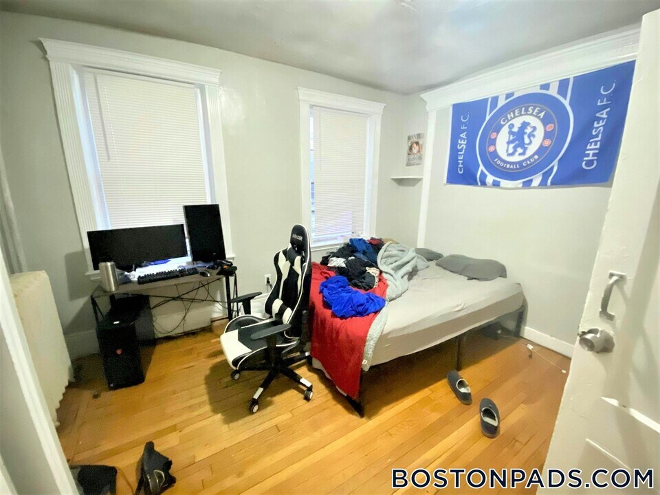 447 Park Dr in Boston, MA - Building Photo