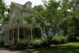 141 Narragansett Ave in Newport, RI - Building Photo - Building Photo