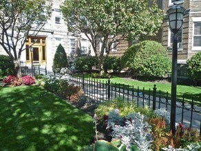 111 Park Dr in Boston, MA - Foto de edificio - Building Photo