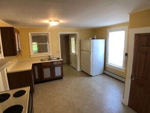 20 Winter St in Laconia, NH - Foto de edificio - Building Photo