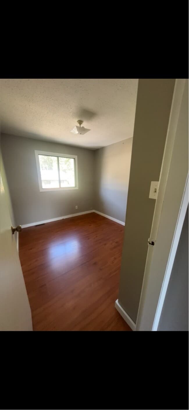 241 Pine Ave in Sparwood, BC - Building Photo - Building Photo