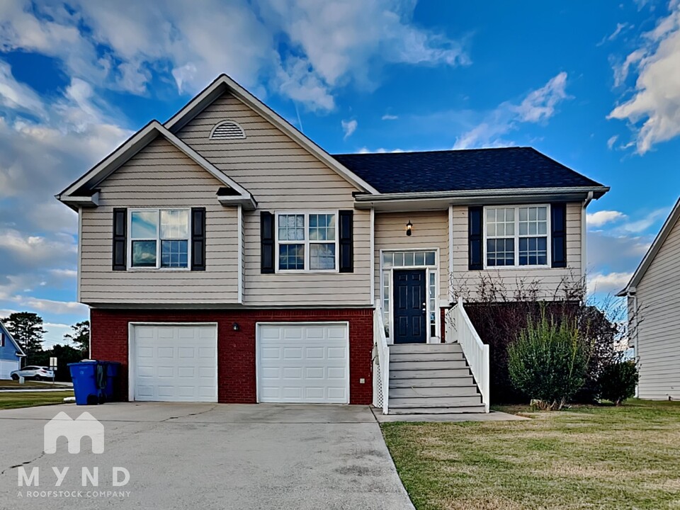 263 Stallion Trail in Riverdale, GA - Building Photo