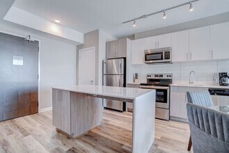 1140 Wellington St. W in Ottawa, ON - Building Photo - Building Photo