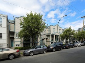 The Courtyards in Vancouver, BC - Building Photo