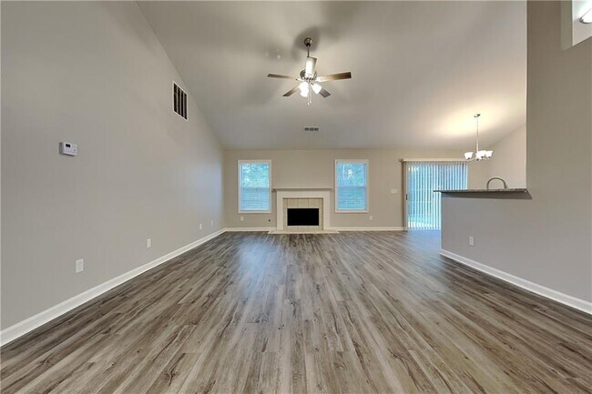 3960 Brushy Wood Dr in Loganville, GA - Foto de edificio - Building Photo