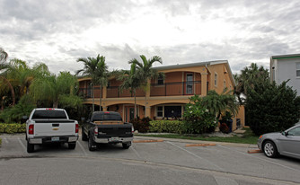 Coconut Villas of Dunedin Apartments