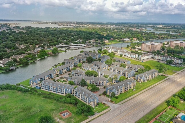 property at 18519 Egret Bay Blvd