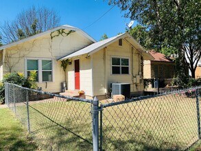 3145 Cockrell Ave in Fort Worth, TX - Building Photo - Building Photo
