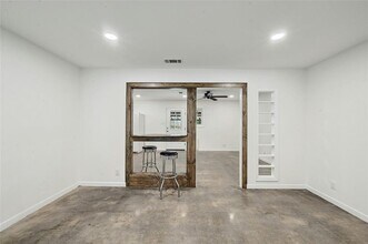 1500 Fairfield Dr in Austin, TX - Building Photo - Building Photo