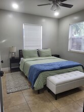 200 NE 43rd St in Oakland Park, FL - Building Photo - Building Photo