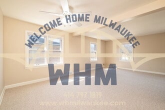 5050 N Bay Ridge Ave in Whitefish Bay, WI - Building Photo - Building Photo