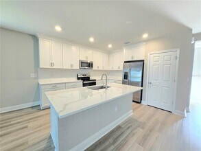 5511 Patano Lp in Palmetto, FL - Building Photo - Building Photo