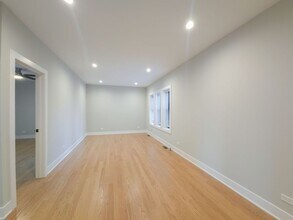 4816 N Wolcott Ave, Unit 4841-1B in Chicago, IL - Foto de edificio - Building Photo