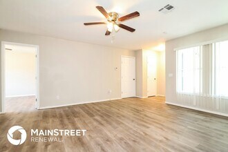 317 NW 118th St, Unit A in Oklahoma City, OK - Foto de edificio - Building Photo