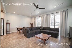 6189 Birch Run Rd in South Jordan, UT - Building Photo