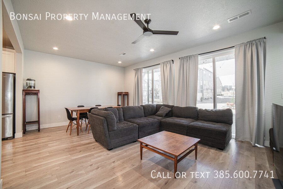 6189 Birch Run Rd in South Jordan, UT - Building Photo